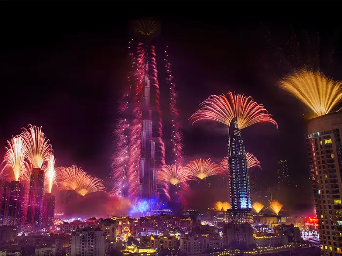 آتش بازی شب سال نو برج خلیفه